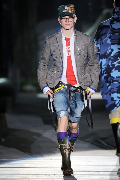 Look 17